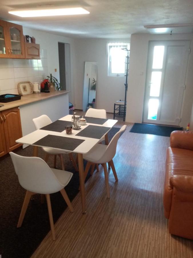 Podkrovni Apartman Tereza Apartment Rumburk Exterior photo